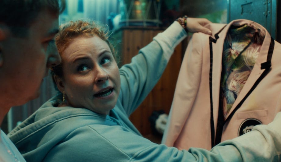 Still from pilot episode of Ginsters Paradise.